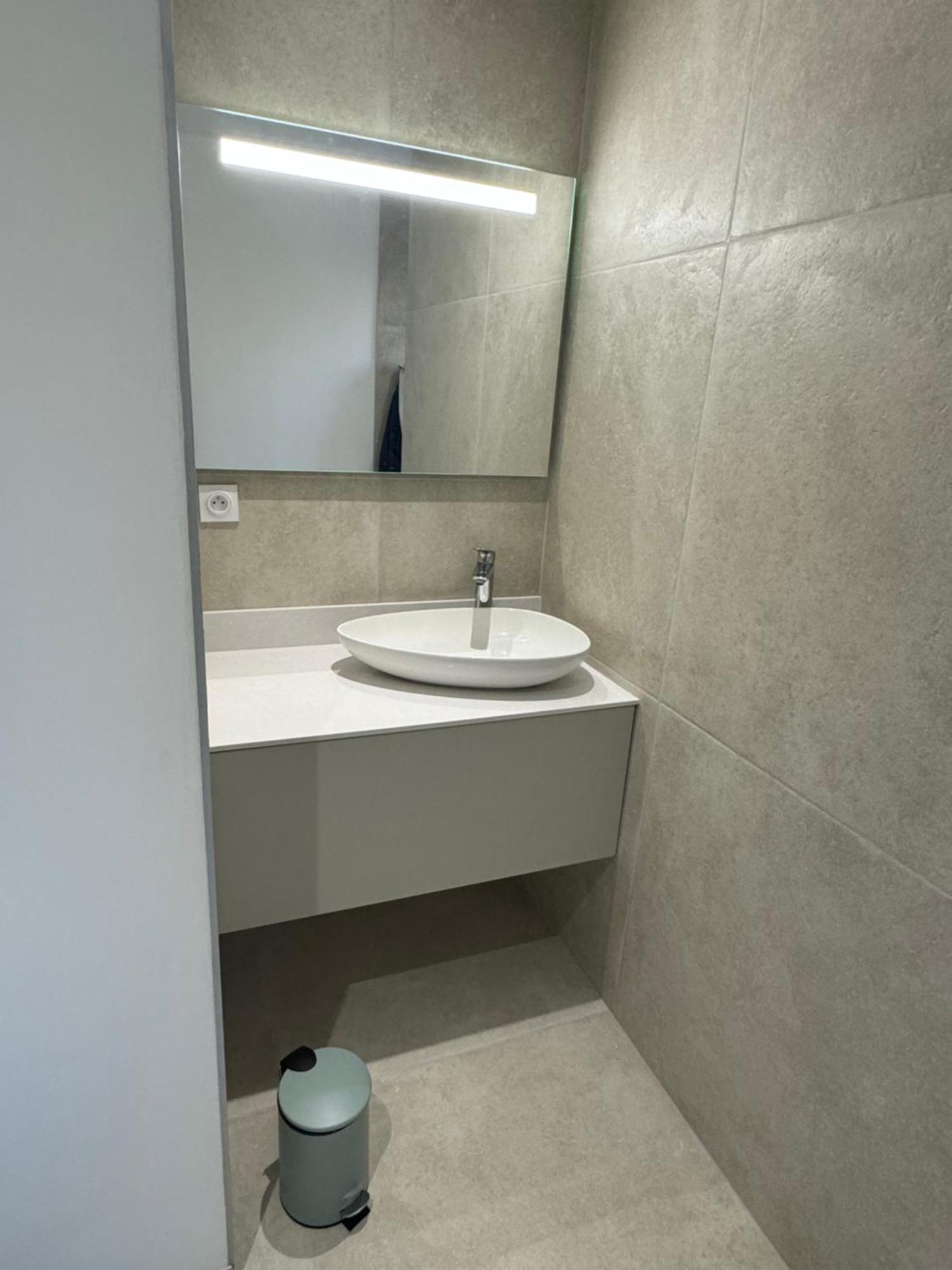 Chambre Privee Climatisee Avec Salle De Bains Partagee-Le Sapin Genay (Rhone) Luaran gambar