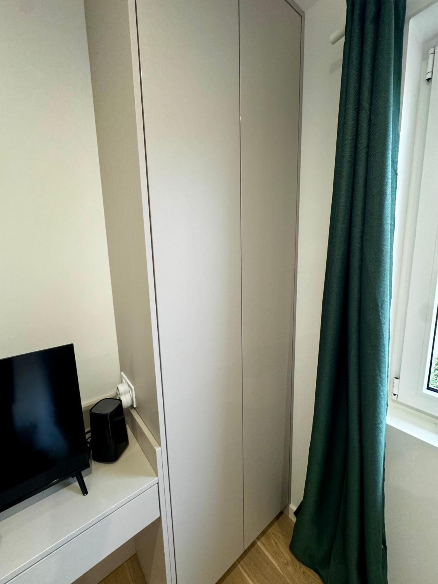 Chambre Privee Climatisee Avec Salle De Bains Partagee-Le Sapin Genay (Rhone) Luaran gambar